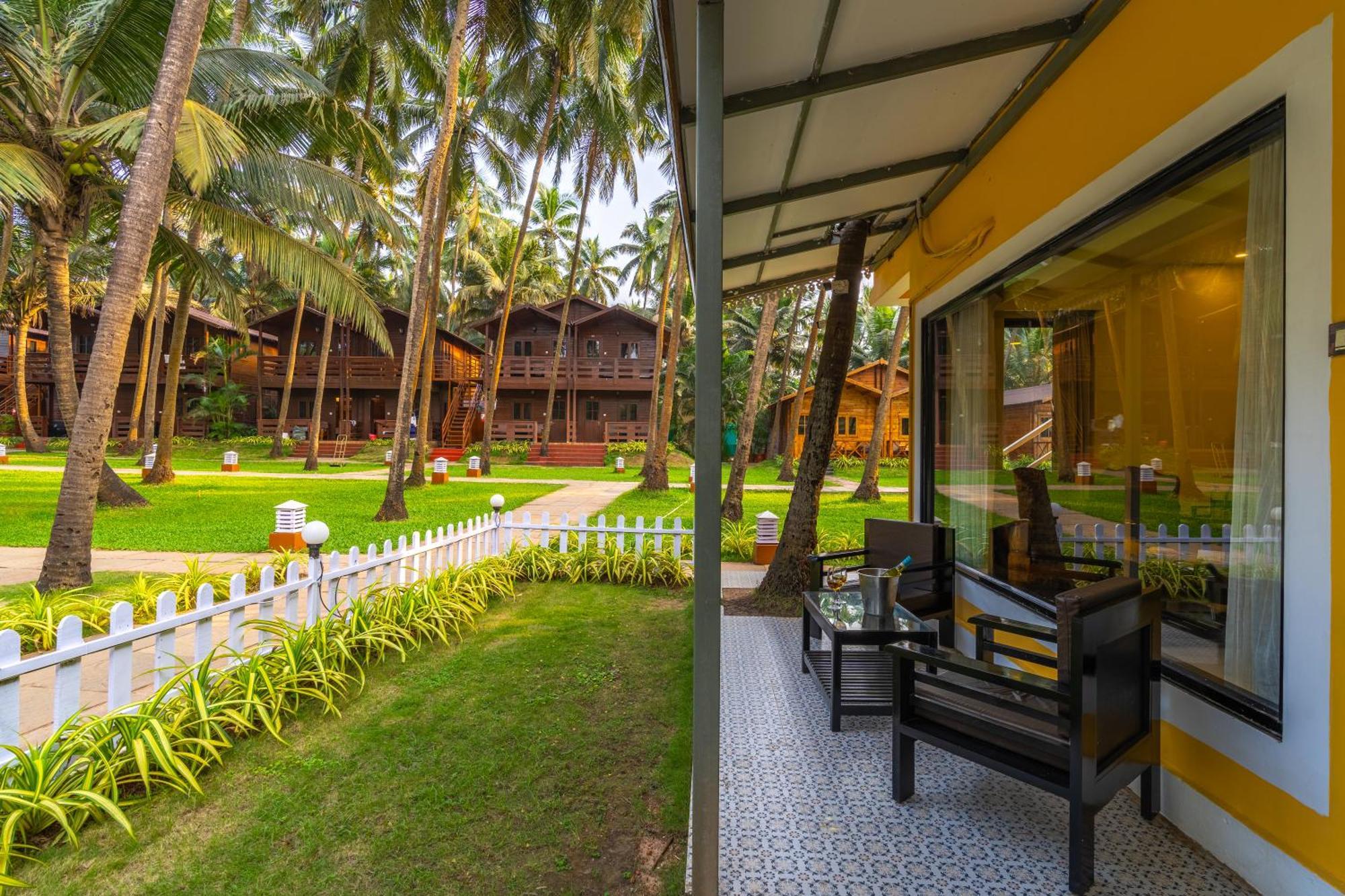 La Cabana Beach & Spa, By Ashvem Beach Mandrem Extérieur photo